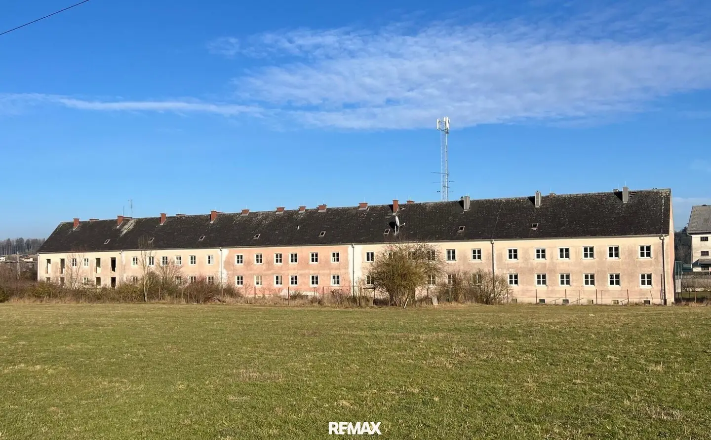 Residential complex with approved plan for further development!