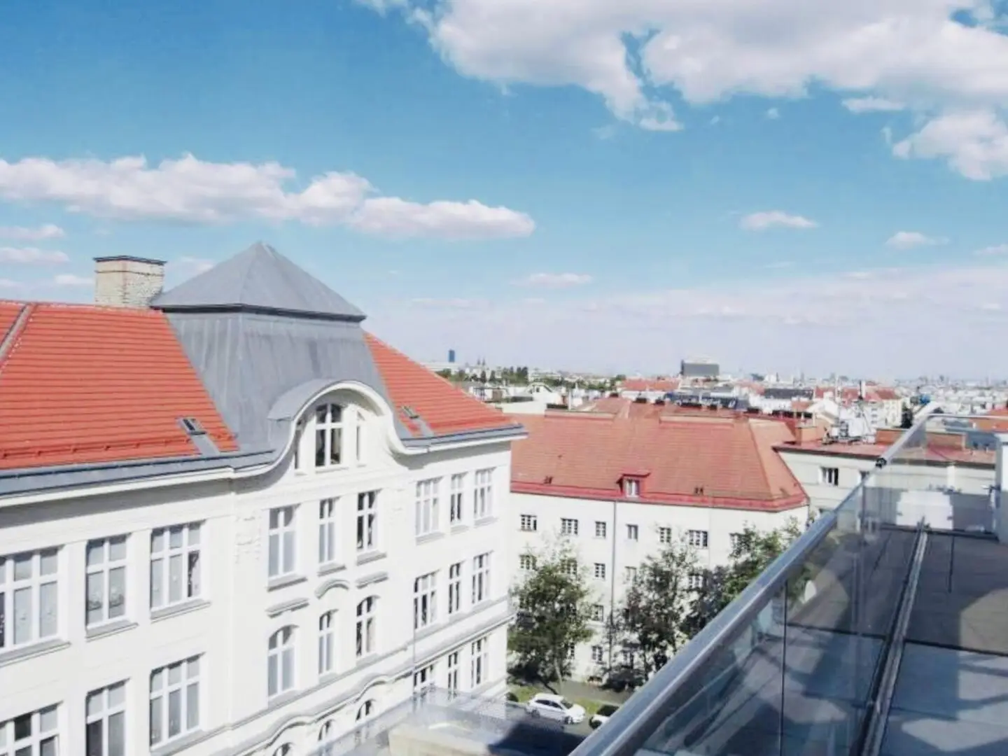 DACHTERRASSENMAISONETTE IN TOPAUSSTATTUNG - MIT TRAUMHAFTER AUSSICHT