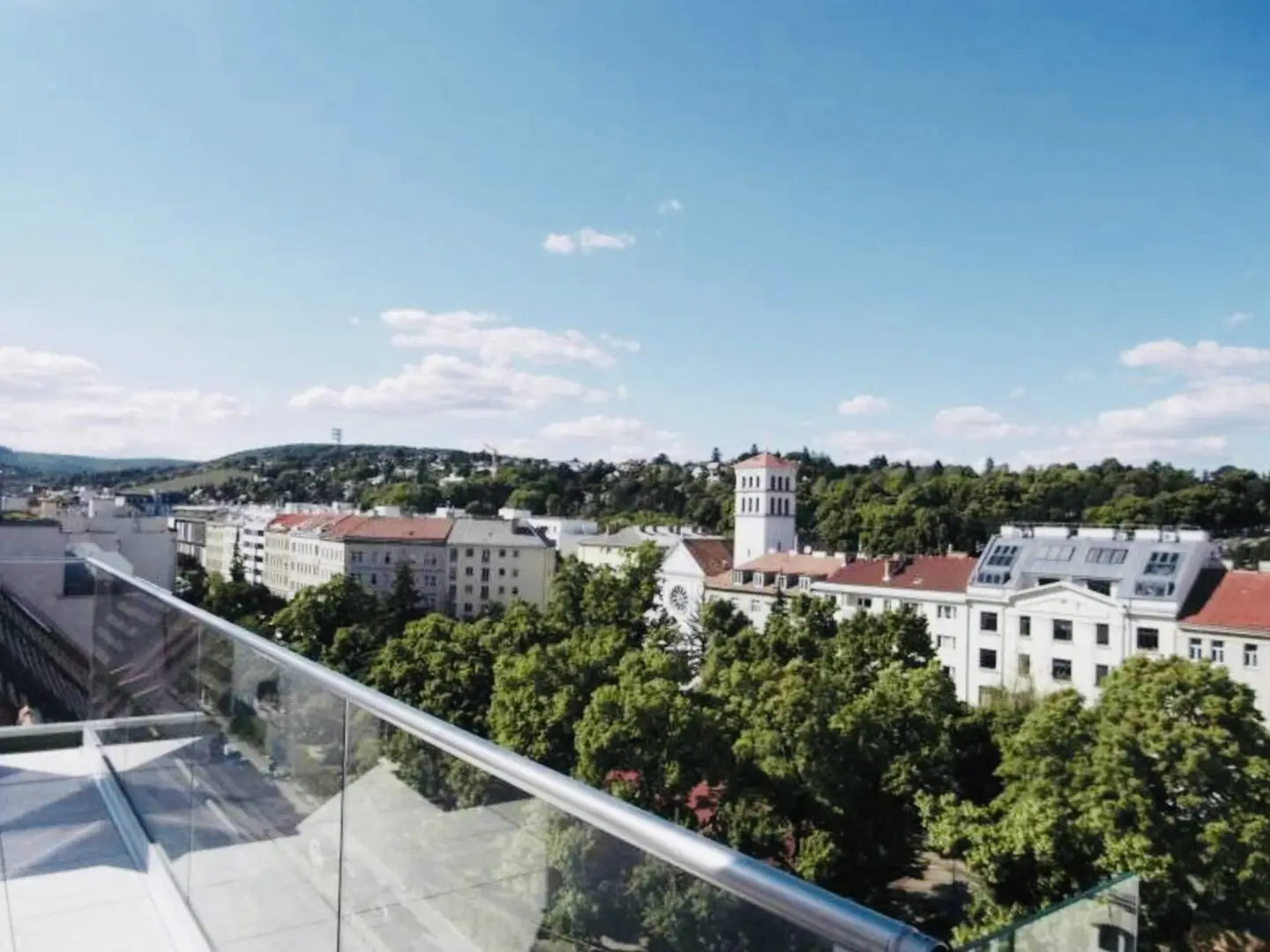 DACHTERRASSENMAISONETTE IN TOPAUSSTATTUNG - MIT TRAUMHAFTER AUSSICHT