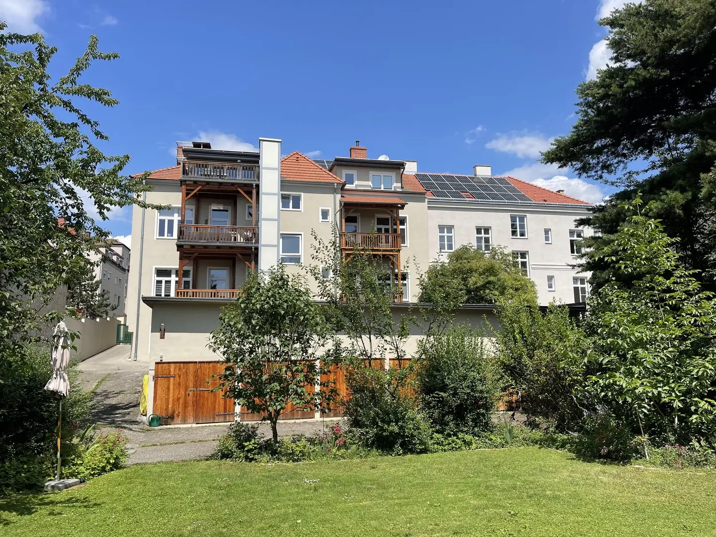 Wohnung mit Balkon und Gartenblick in ruhiger Lage