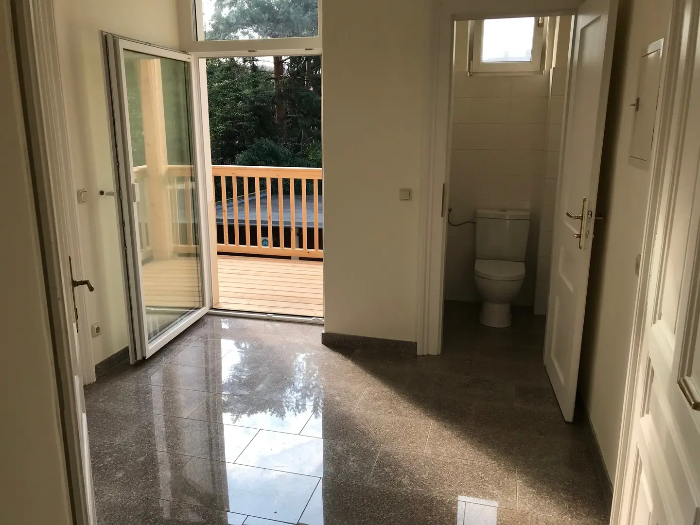 Wohnung mit Balkon und Gartenblick in ruhiger Lage