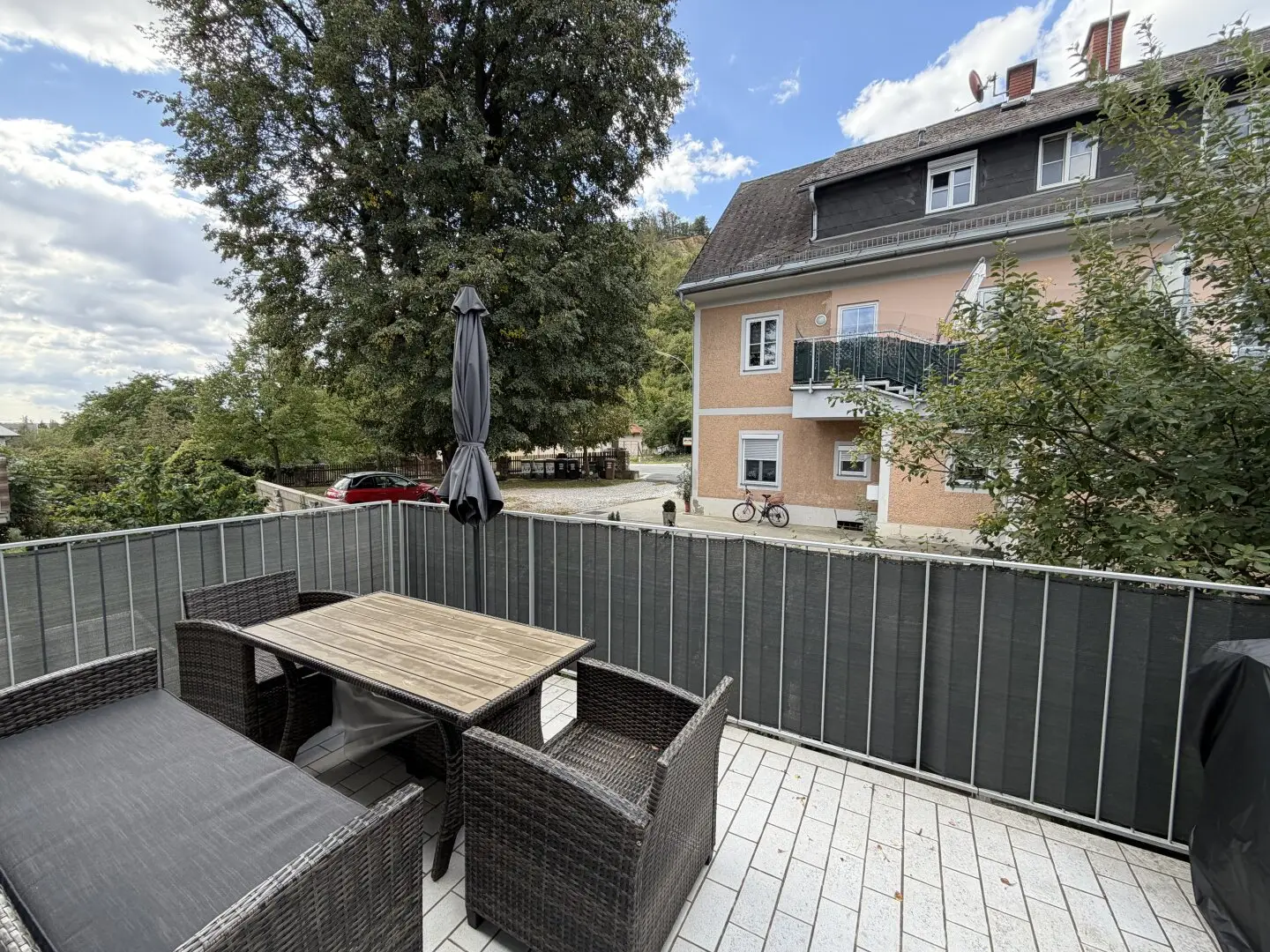 Graz-Nähe UKH/LKH West: Schöne und ruhig gelegene 2-Zimmer-Wohnung mit Balkon und Tiefgarage!