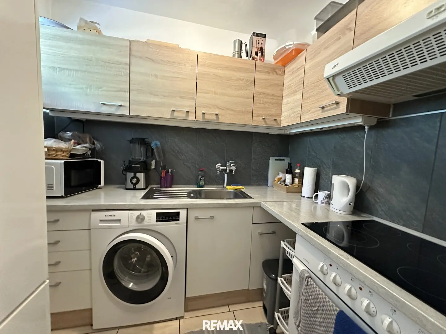 Charming, affordable apartment with partial lake view