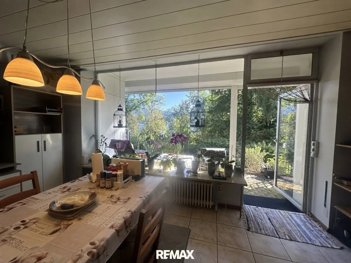 charmante, leistbare Wohnung mit teilweisem Seeblick