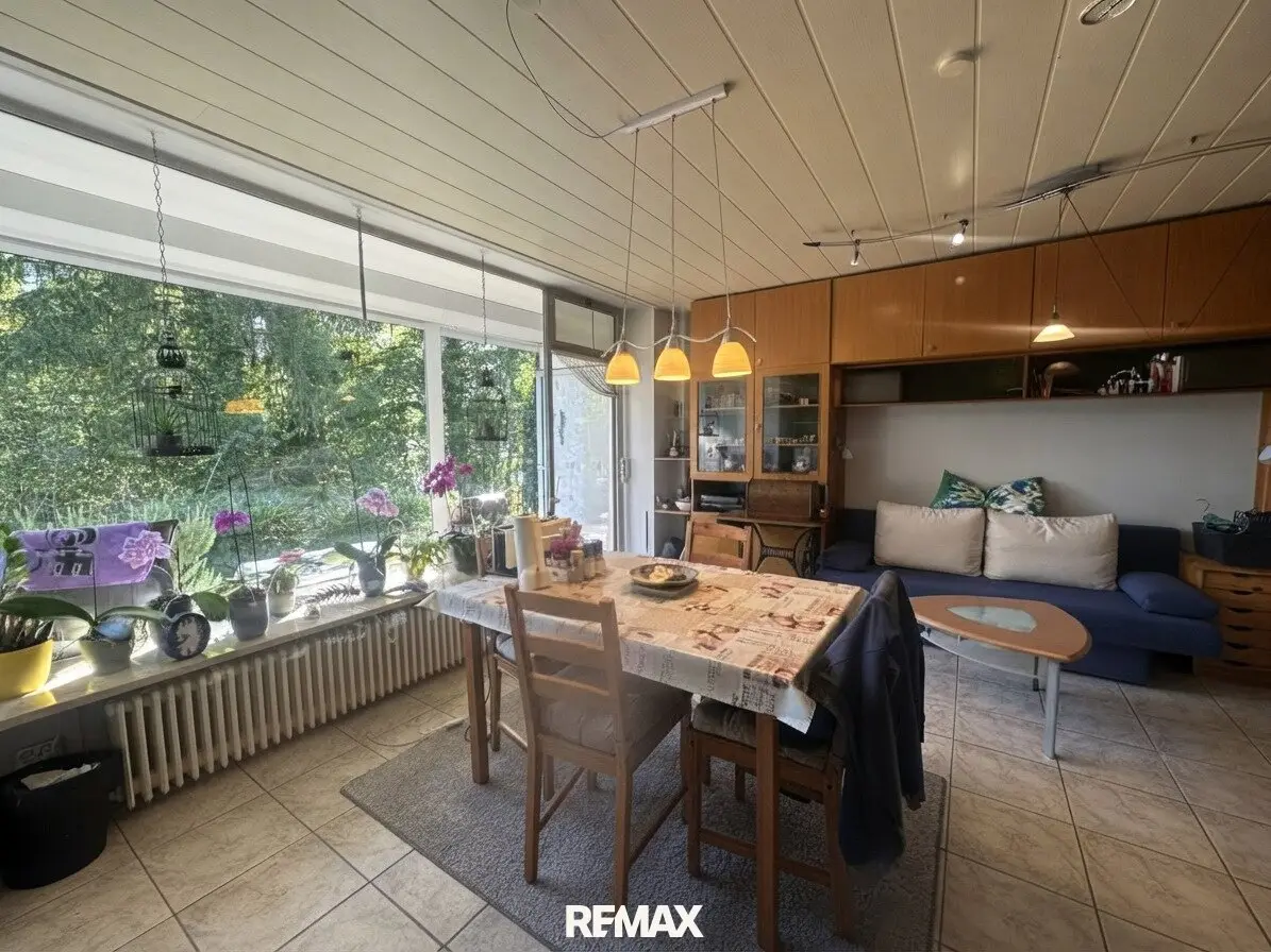 charmante, leistbare Wohnung mit teilweisem Seeblick