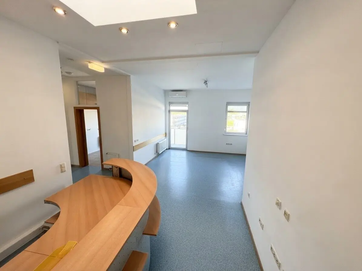 The ideal space for your OFFICE Fieldbach on 88.10 m² including terrace