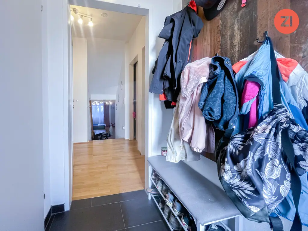 Tolle 4- Zimmer Wohnung mit Eigengarten und Einzelgarage Am Lärchenweg in Lichtenberg