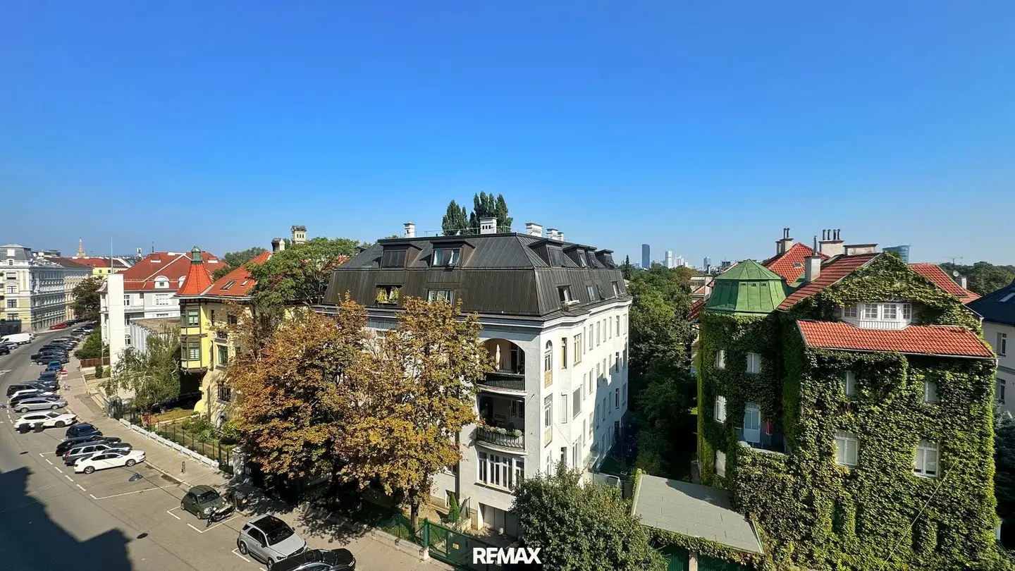 STADT. NATUR. WEITBLICK. „Wohnen mit Weitblick über den Grünen Prater – Exklusive, kernsanierte Eigentumswohnung in der Böcklinstraße“