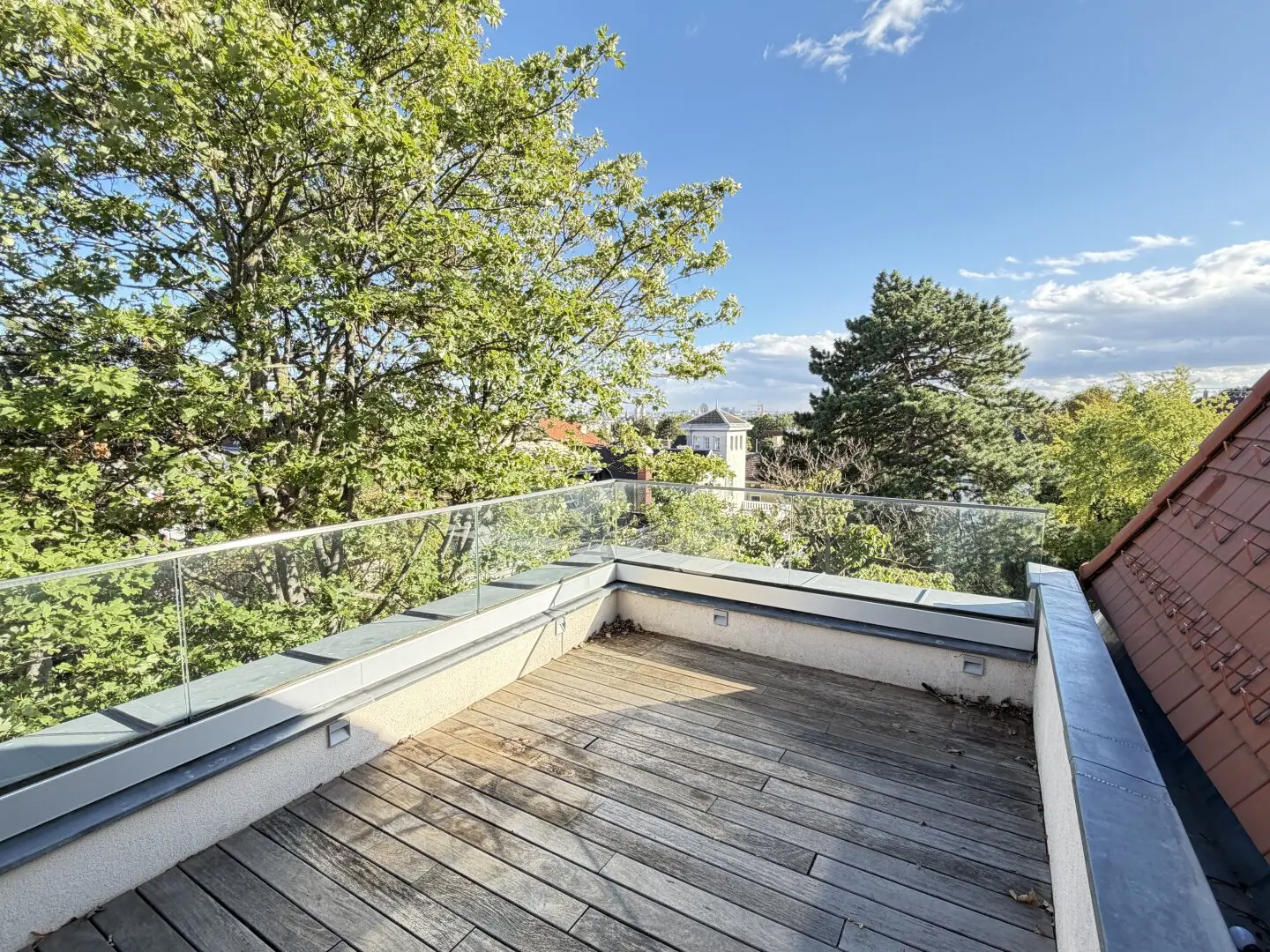 Exklusive 2-Zimmer-Dachgeschosswohnung mit großzügiger Terrasse in Döbling