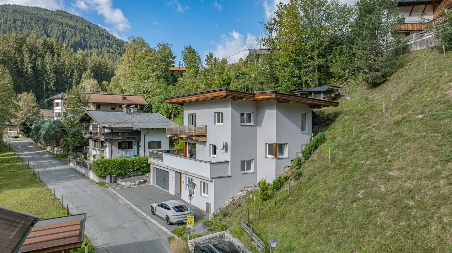 Modernes Einfamilienhaus mit großzügiger Sonnenterrasse