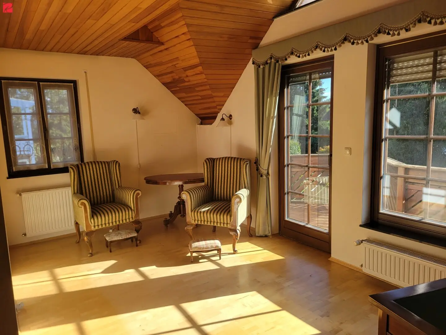Gediegenes Landhaus mit Einliegerwohnung in Ruhelage