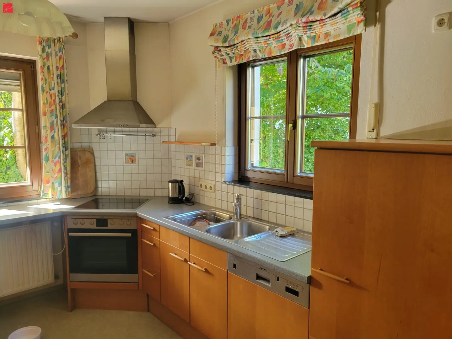 Gediegenes Landhaus mit Einliegerwohnung in Ruhelage