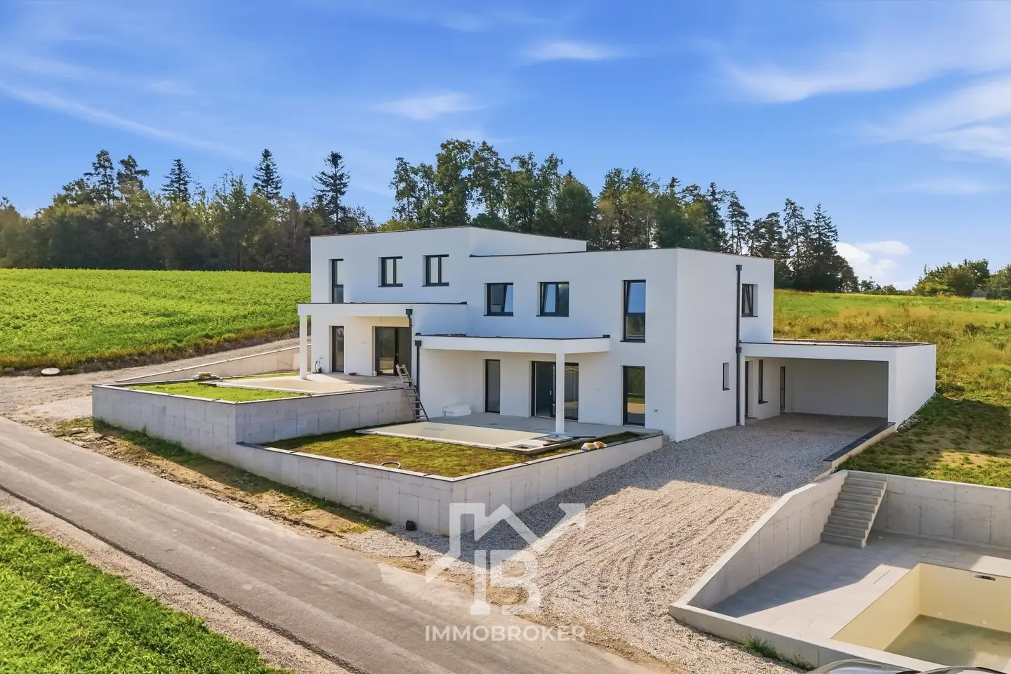 New build semi-detached house with pool, heat pump and carport in Herzogsdorf