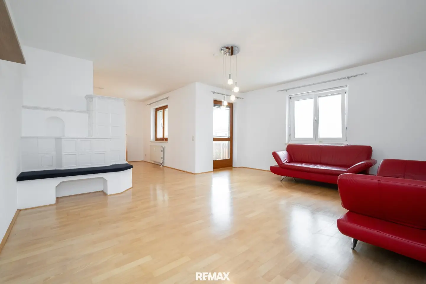 DIETACH | Gepflegte 3-Zimmer-Wohnung mit Loggia und Tiefgaragenstellplatz!