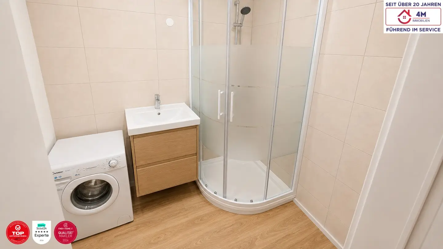Estbezug in generalsanierter 3-Zimmer-Wohnung mit verglaster Loggia im 4.Lifstock