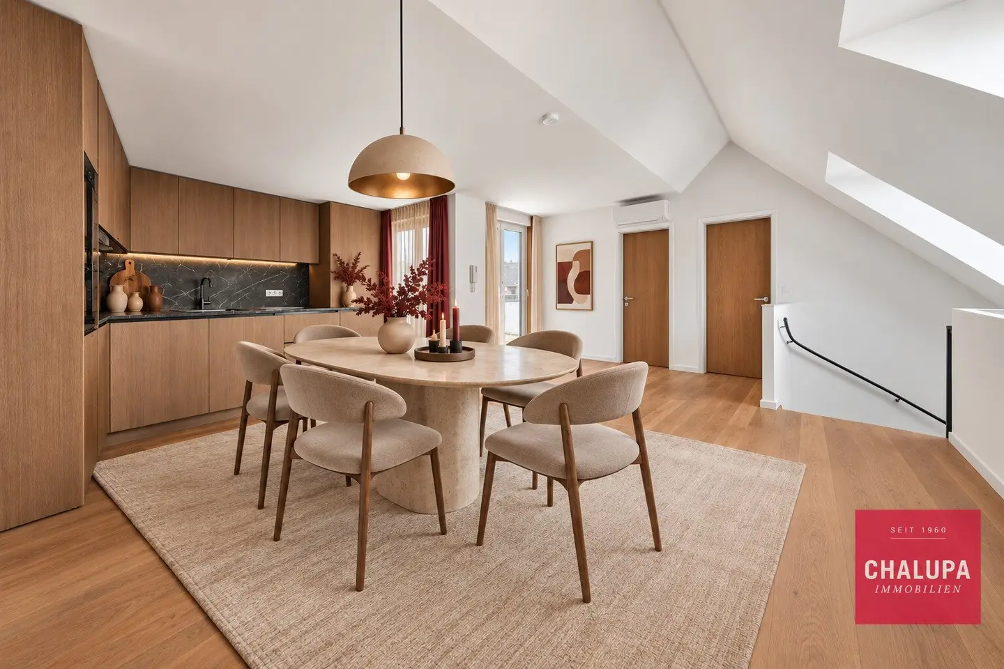 Exklusive Dachgeschoss-Maisonette mit 2 Terrassen &amp; hauseigenem Garagenstellplatz