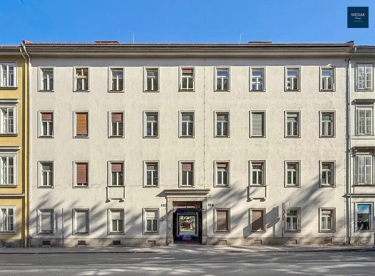 Glacisstraße 5 Top 6 - Spacious 3-room apartment with balcony overlooking the courtyard