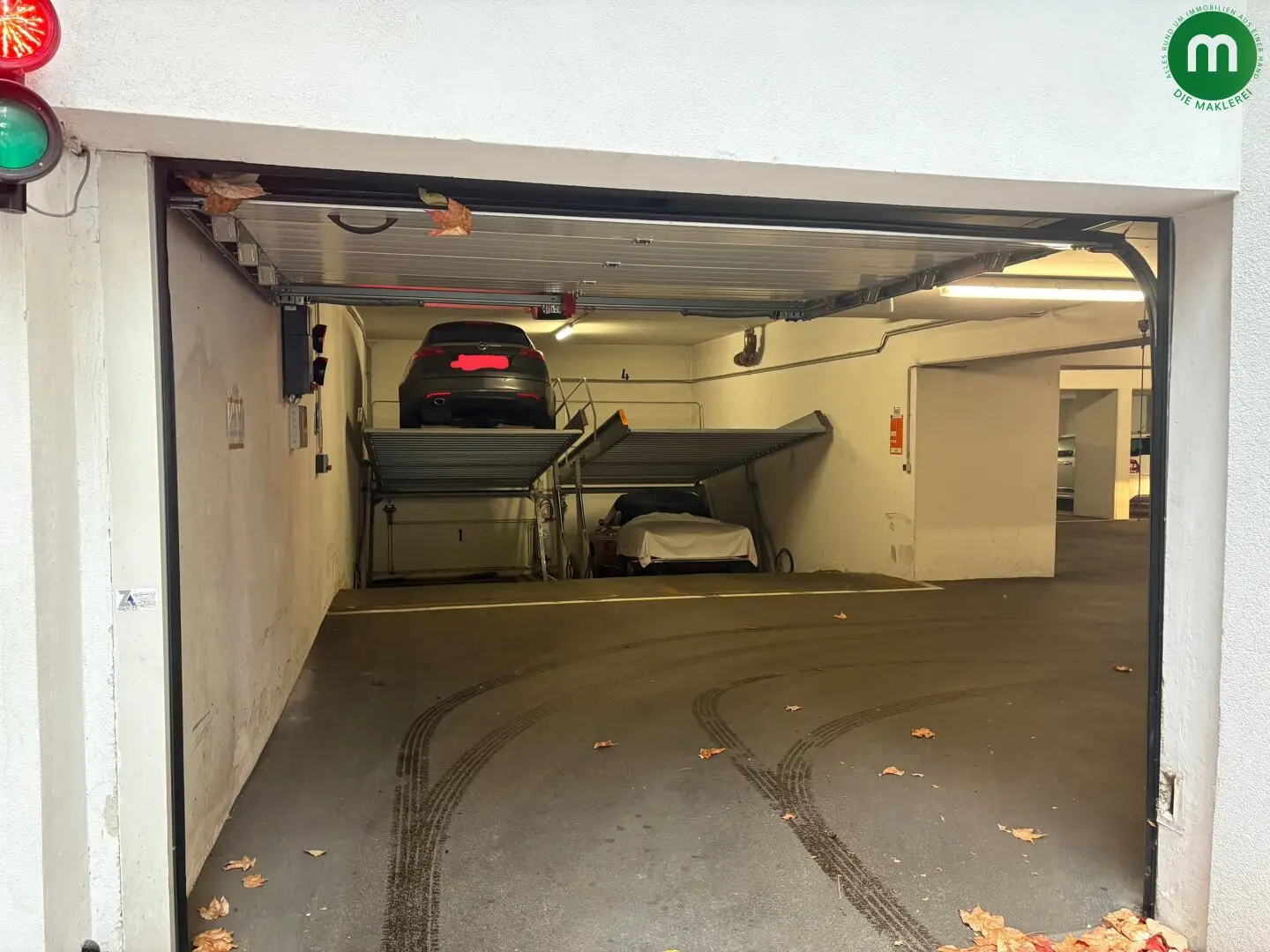 4 Garagenplätze (Stapelparksystem)