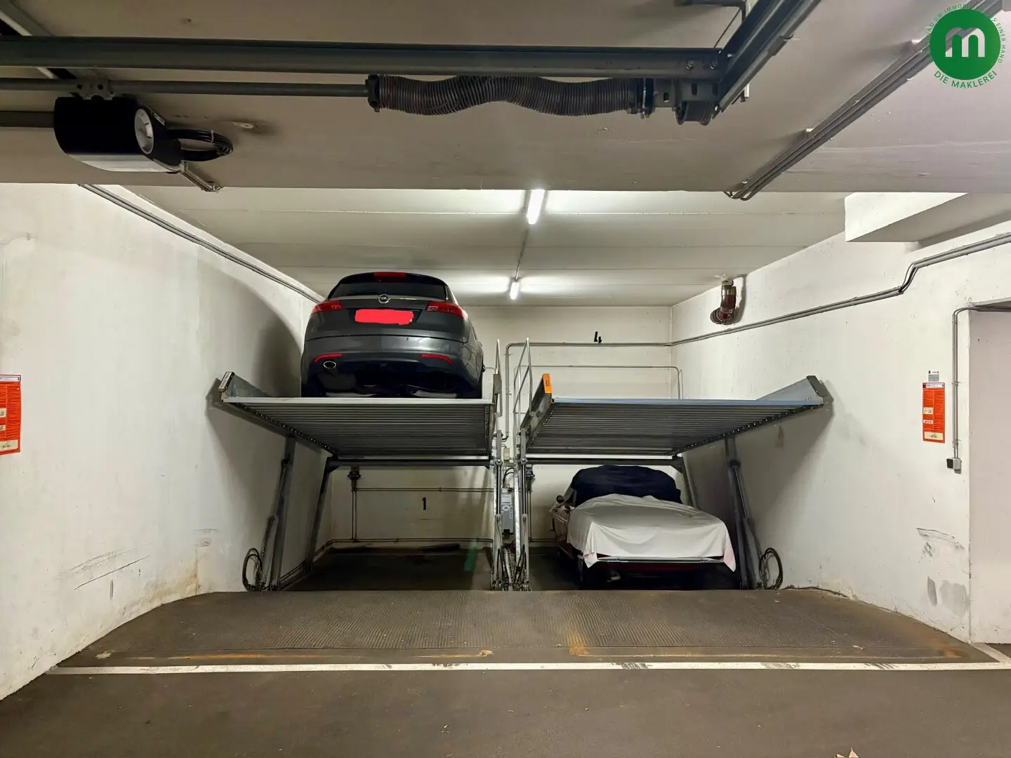 4 Garagenplätze (Stapelparksystem)