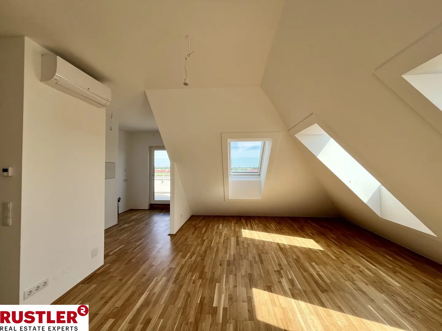 Moderne Wohnung mit Terrasse in grüner Lage