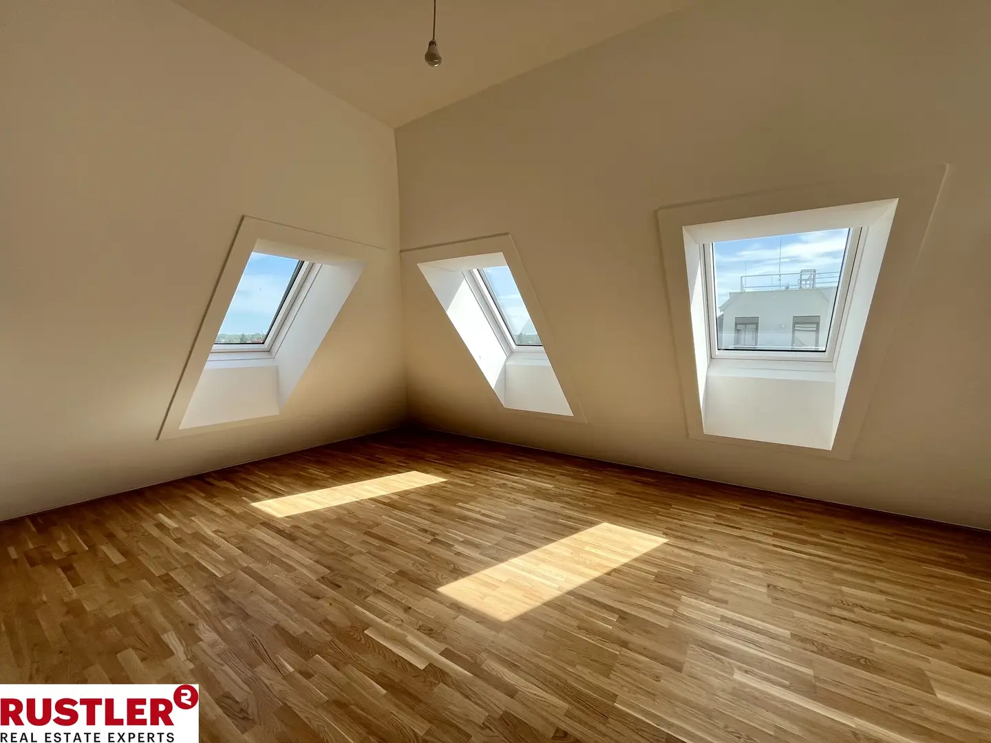 Moderne Wohnung mit Terrasse in grüner Lage