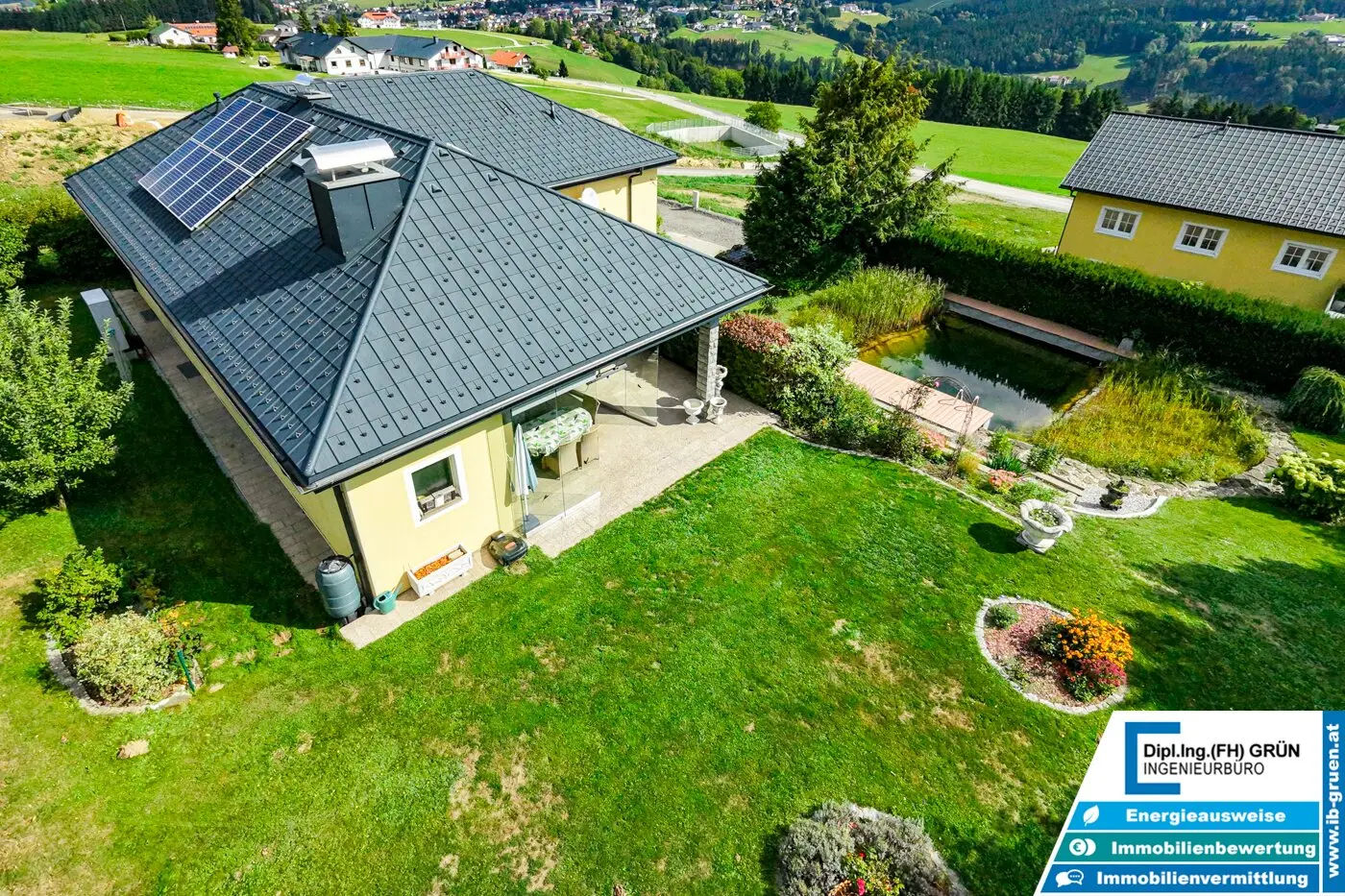 Wohnen mit Weitblick nahe Linz – Schwimmteich, PV &amp; Wärmepumpe