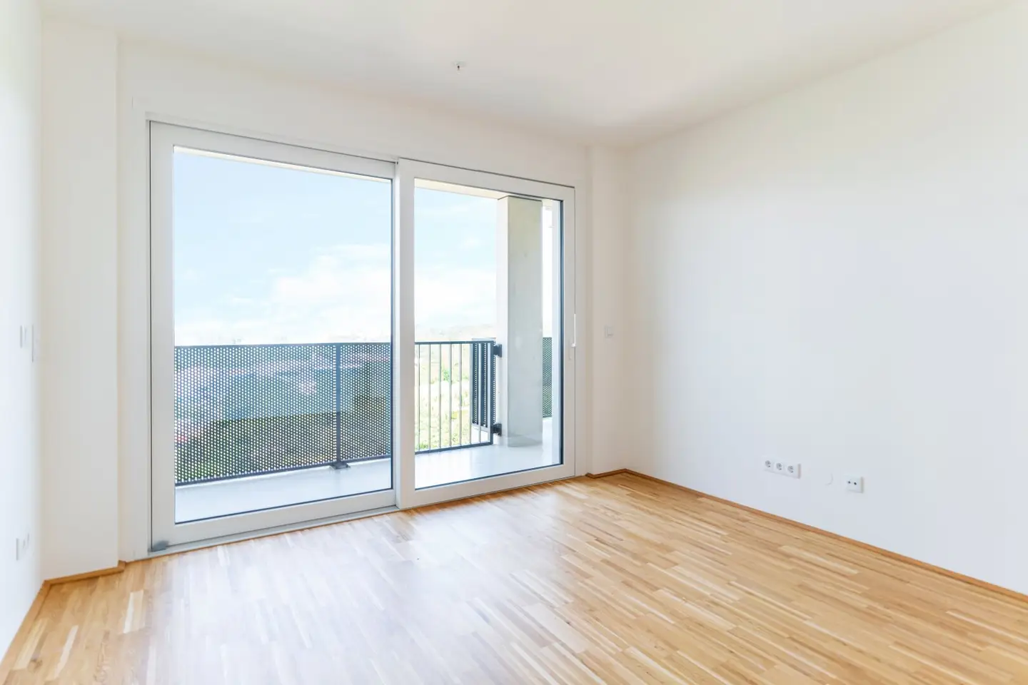 Serviced Apartment! All inclusive (Strom, Heizung, Internet + TV, Fitness) Wohnen im TABA Tower!