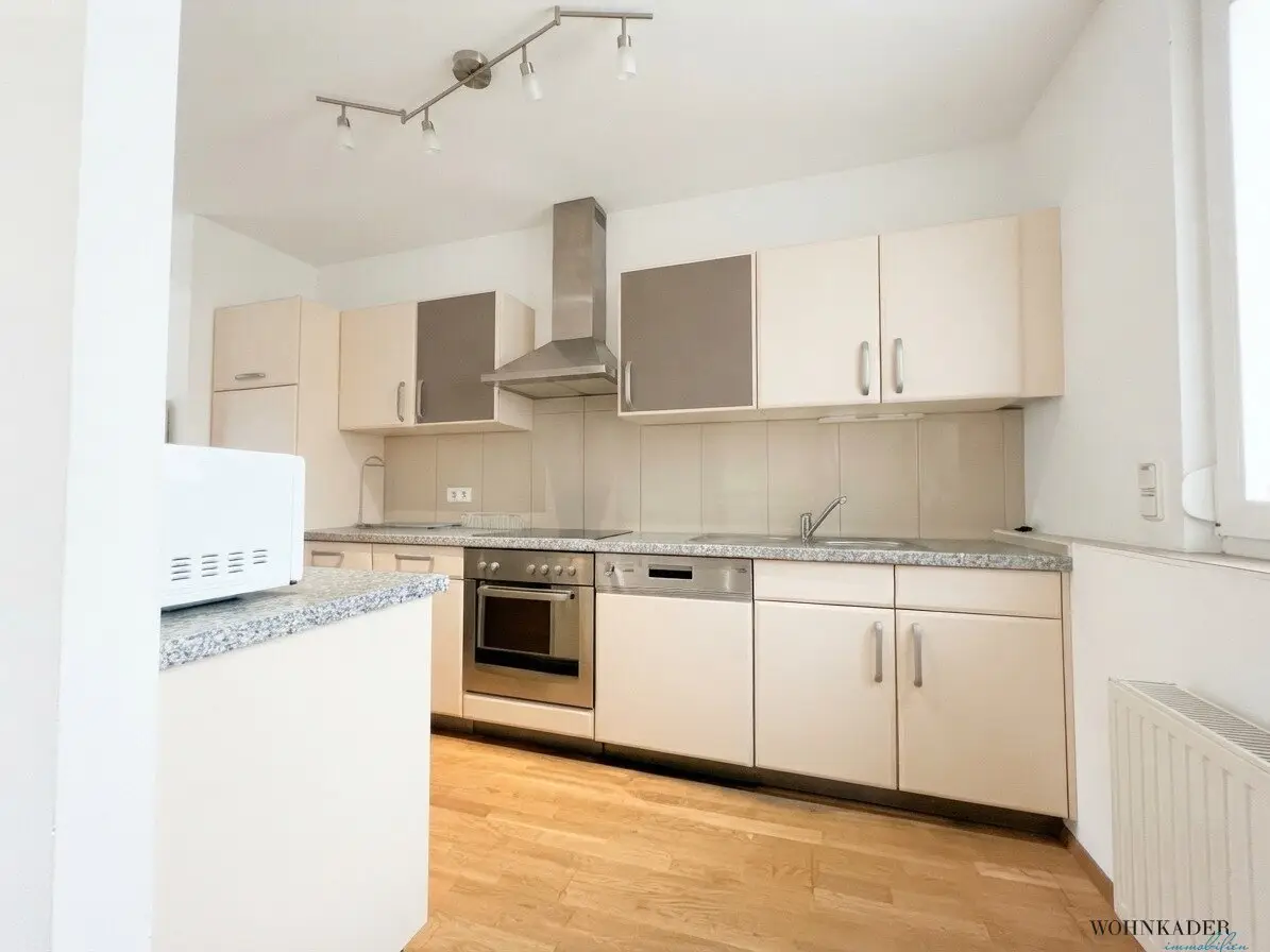 Bright 3-room apartment with air conditioning and district heating