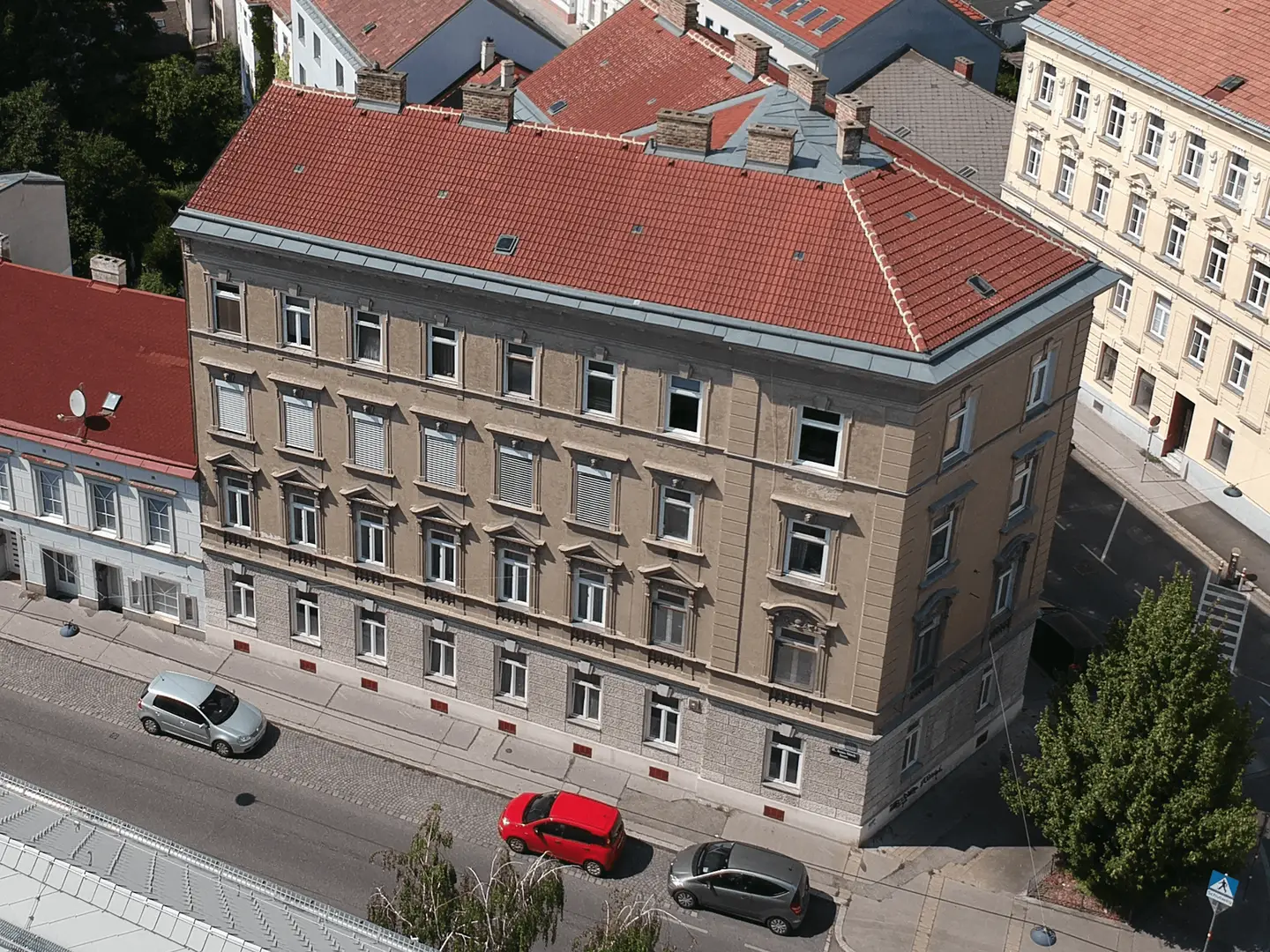 Generalsanierte Gründerzeitwohnung mit Loggia