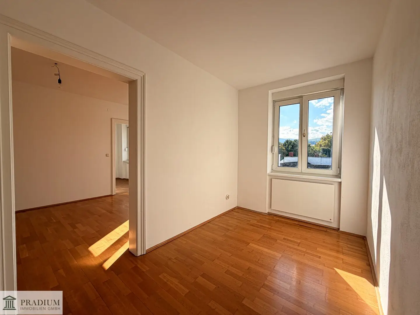 2-Zimmer-Altbauwohnung zwischen Grüner Markt und Kurpark