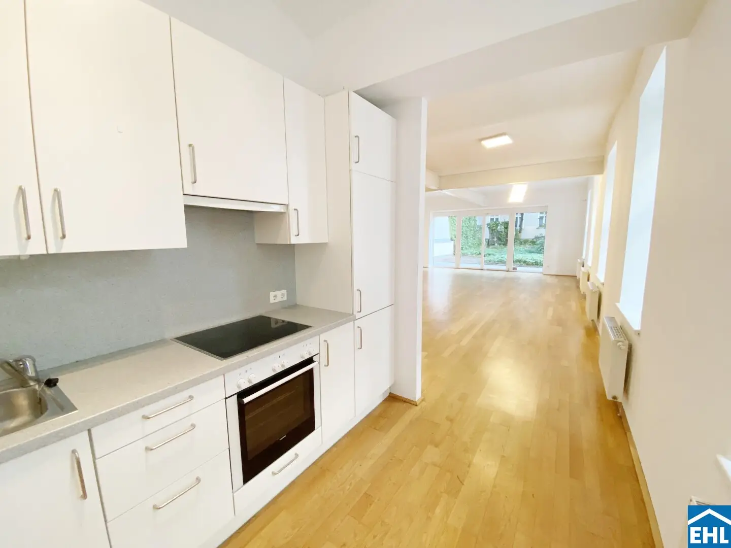 Quiet, loft-like garden apartment in excellent location