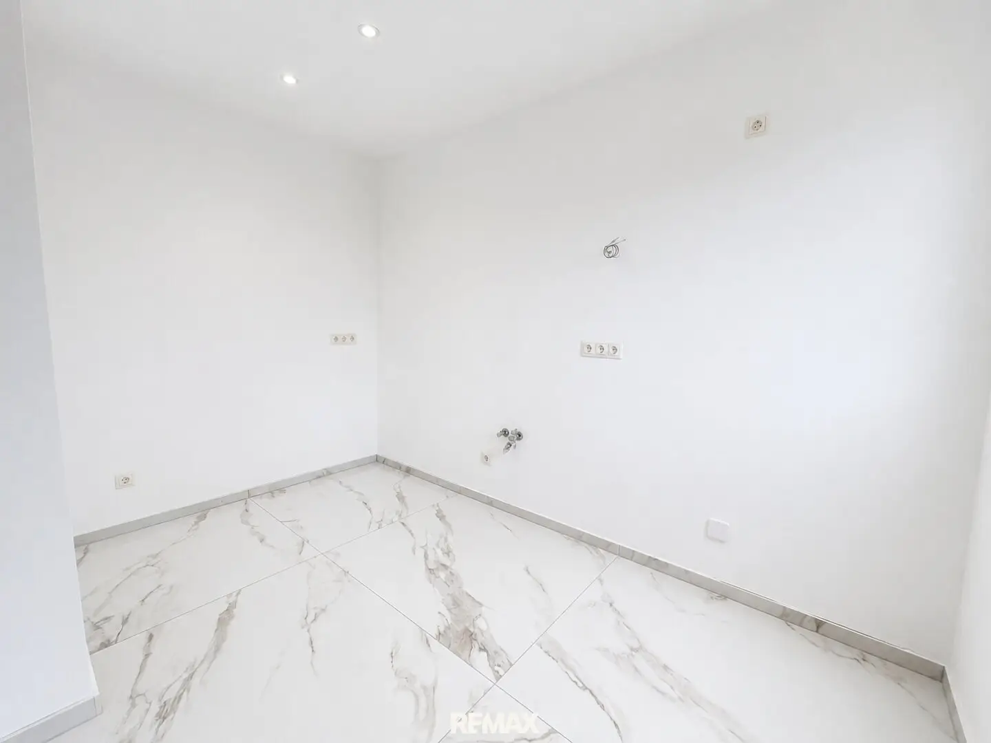 Frisch saniert &amp; großzügig wohnen – 103 m² mit Kamin nahe Wien