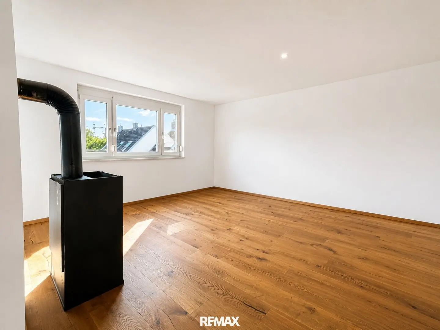 Frisch saniert &amp; großzügig wohnen – 103 m² mit Kamin nahe Wien