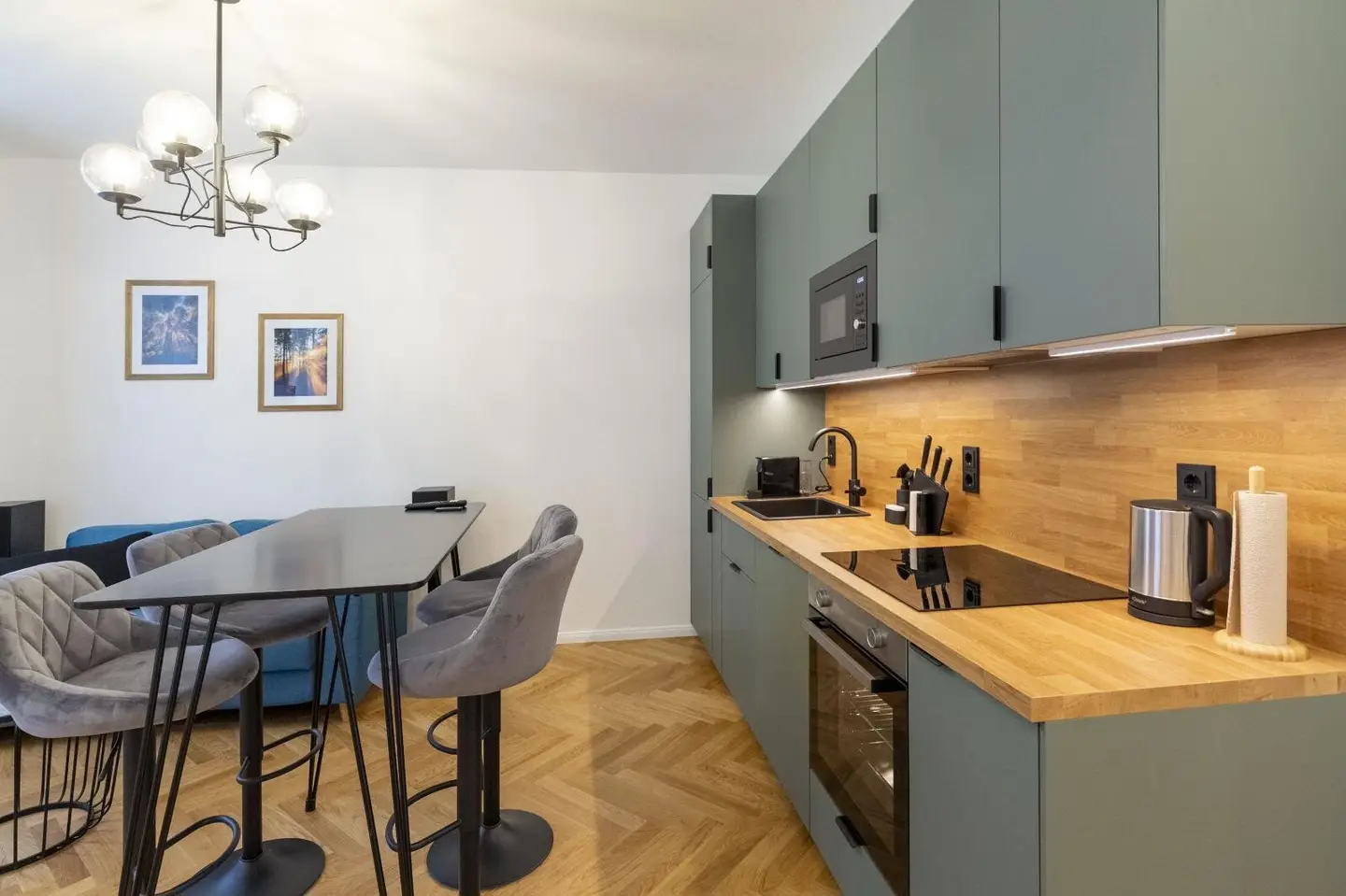 Stylische 2 Zi Wohnung (topsaniert)