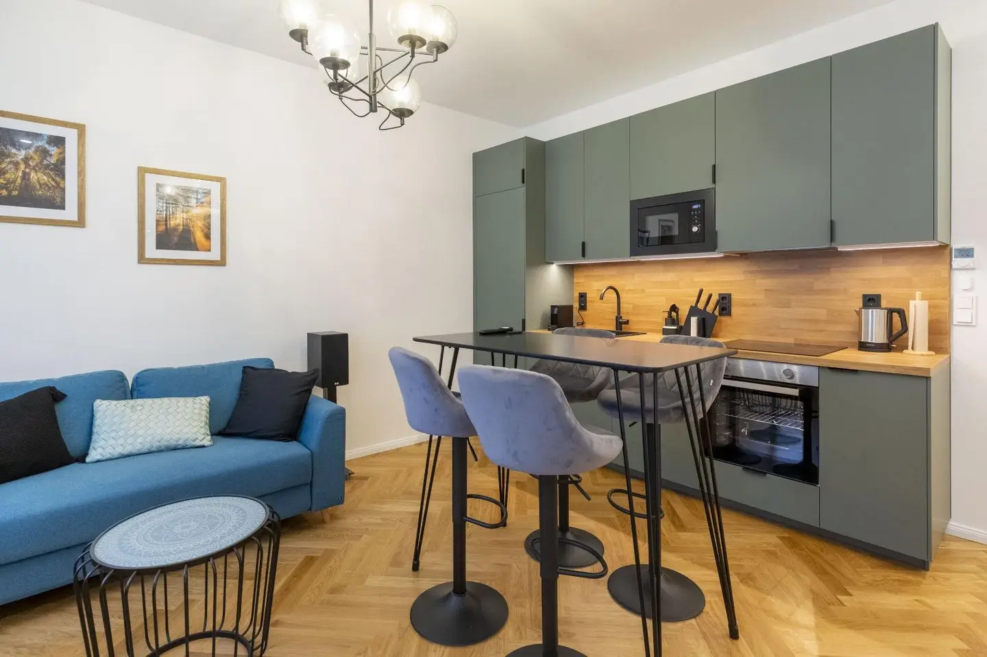 Stylische 2 Zi Wohnung (topsaniert)
