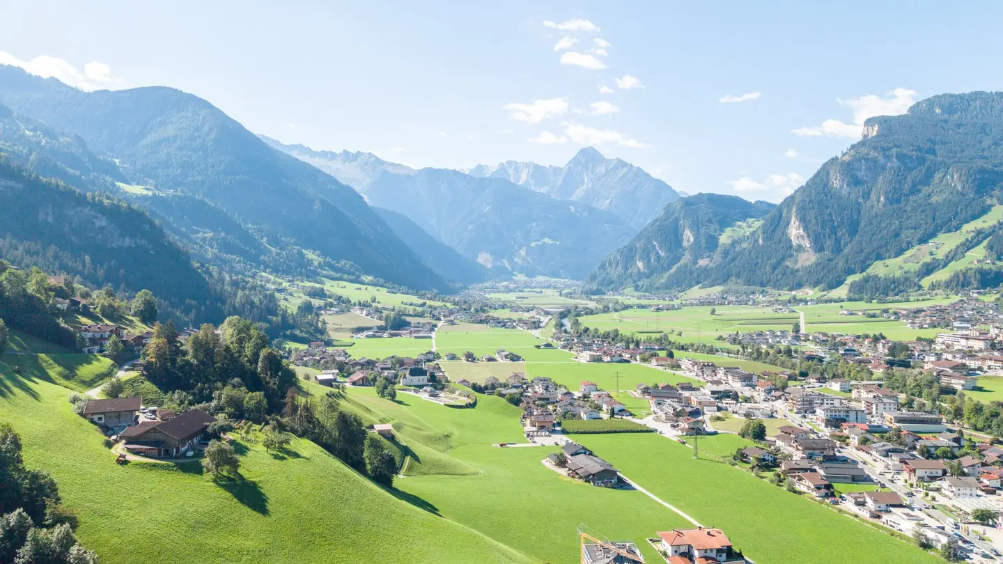 4-Zimmer-Wohnung mit zwei Balkonen und Panoramablick ins Zillertal