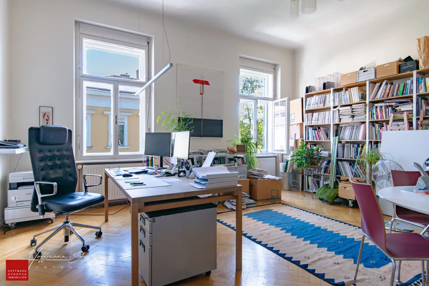 STILVOLLE 4-ZIMMER-ALTBAUWOHNUNG MIT BALKON