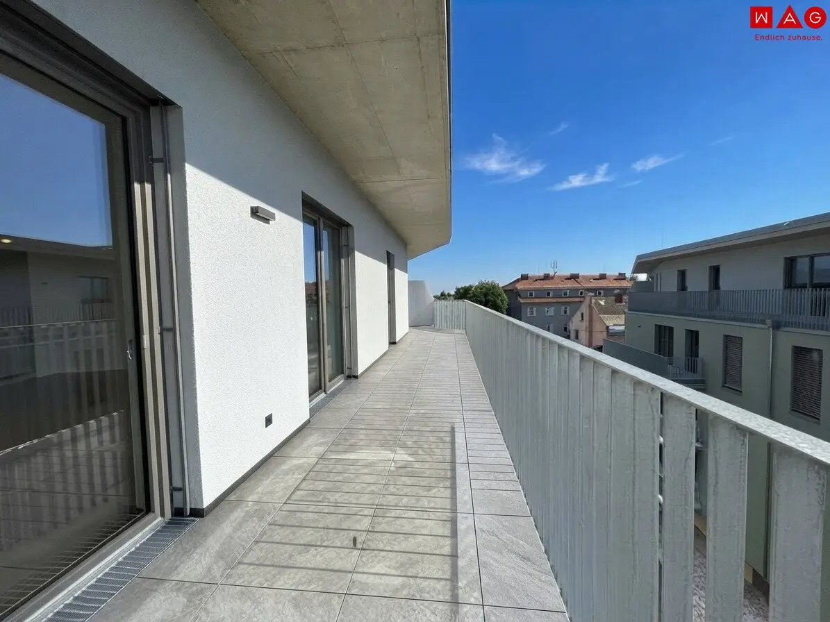 Interesting 3-room penthouse apartment