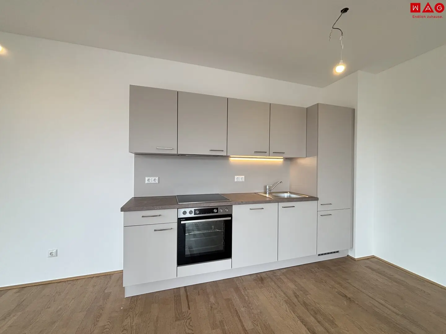 Interesting 3-room penthouse apartment