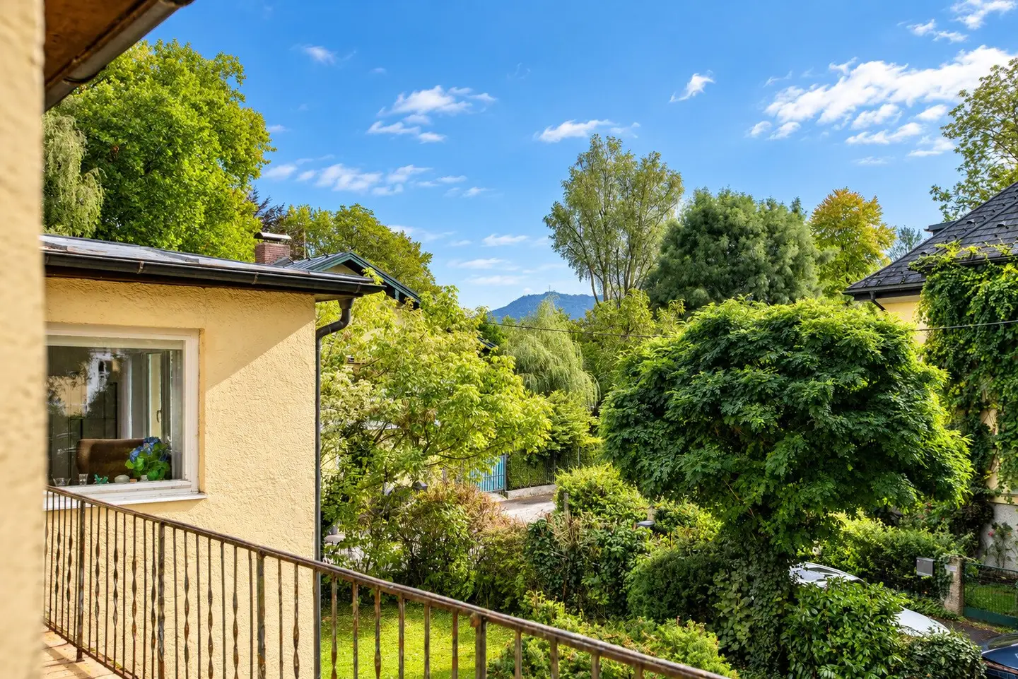 A special private address in Nonntal - rare family residence with generous garden and exceptional development potential