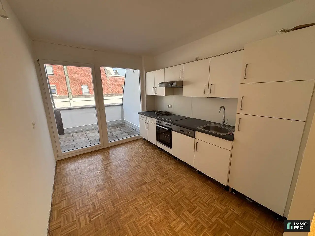 Beautiful 1.5-room apartment with rooftop terrace and loggia