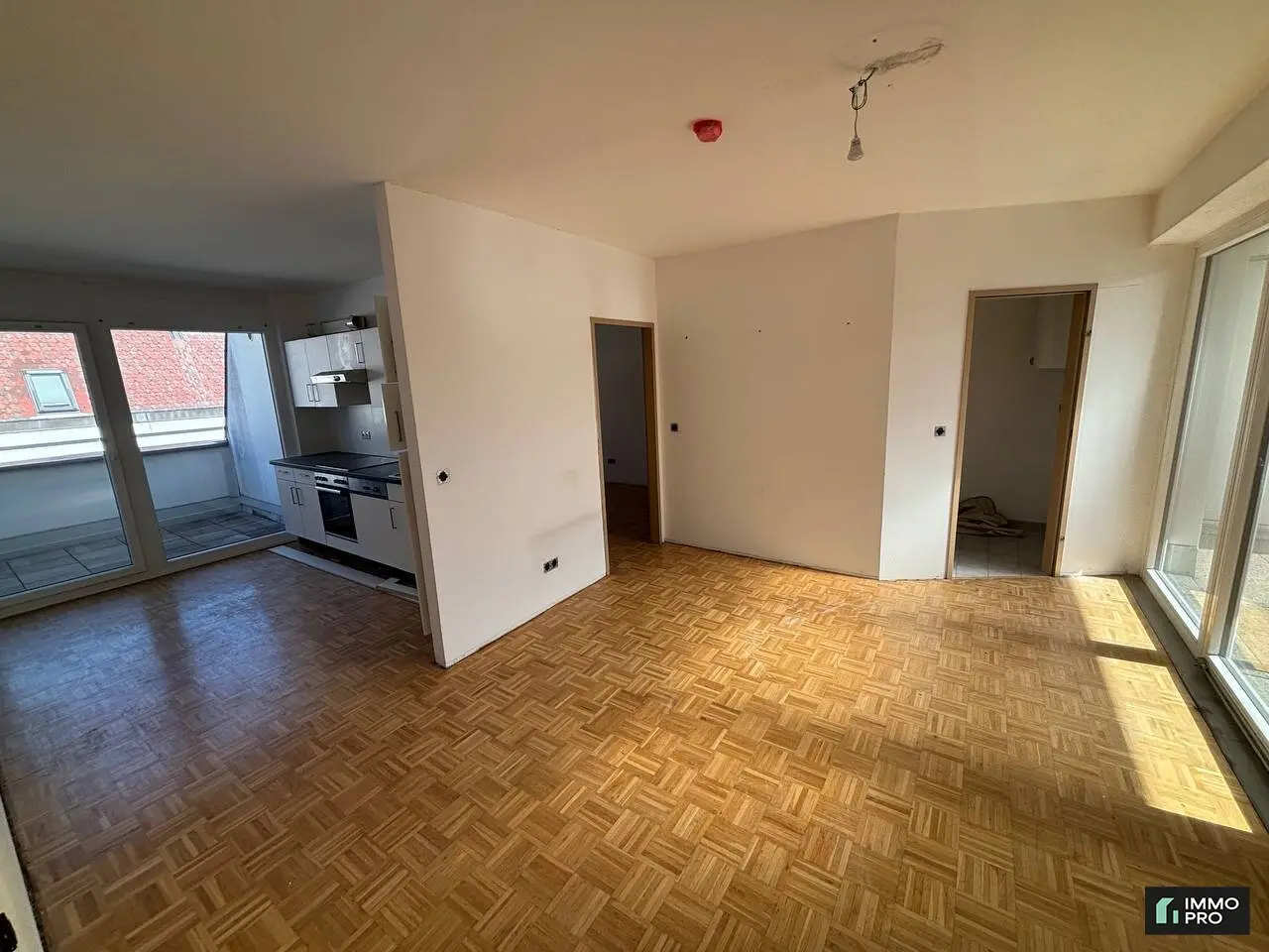 Beautiful 1.5-room apartment with rooftop terrace and loggia