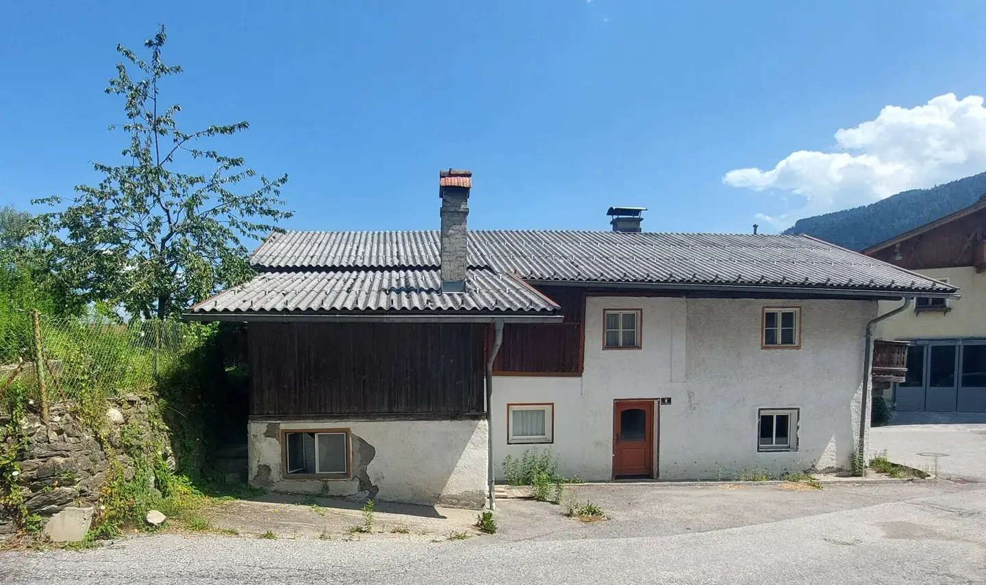 Altes Bauernhaus in Tulfes,  mit Stadl / Stall und Garten – sanierungsbedürftig!
