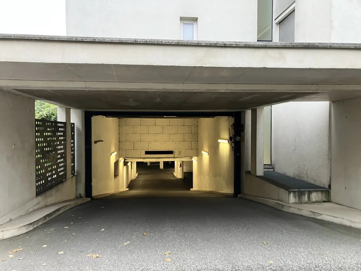 Tiefgaragenplatz Hall Schumacherweg / Straubstraße