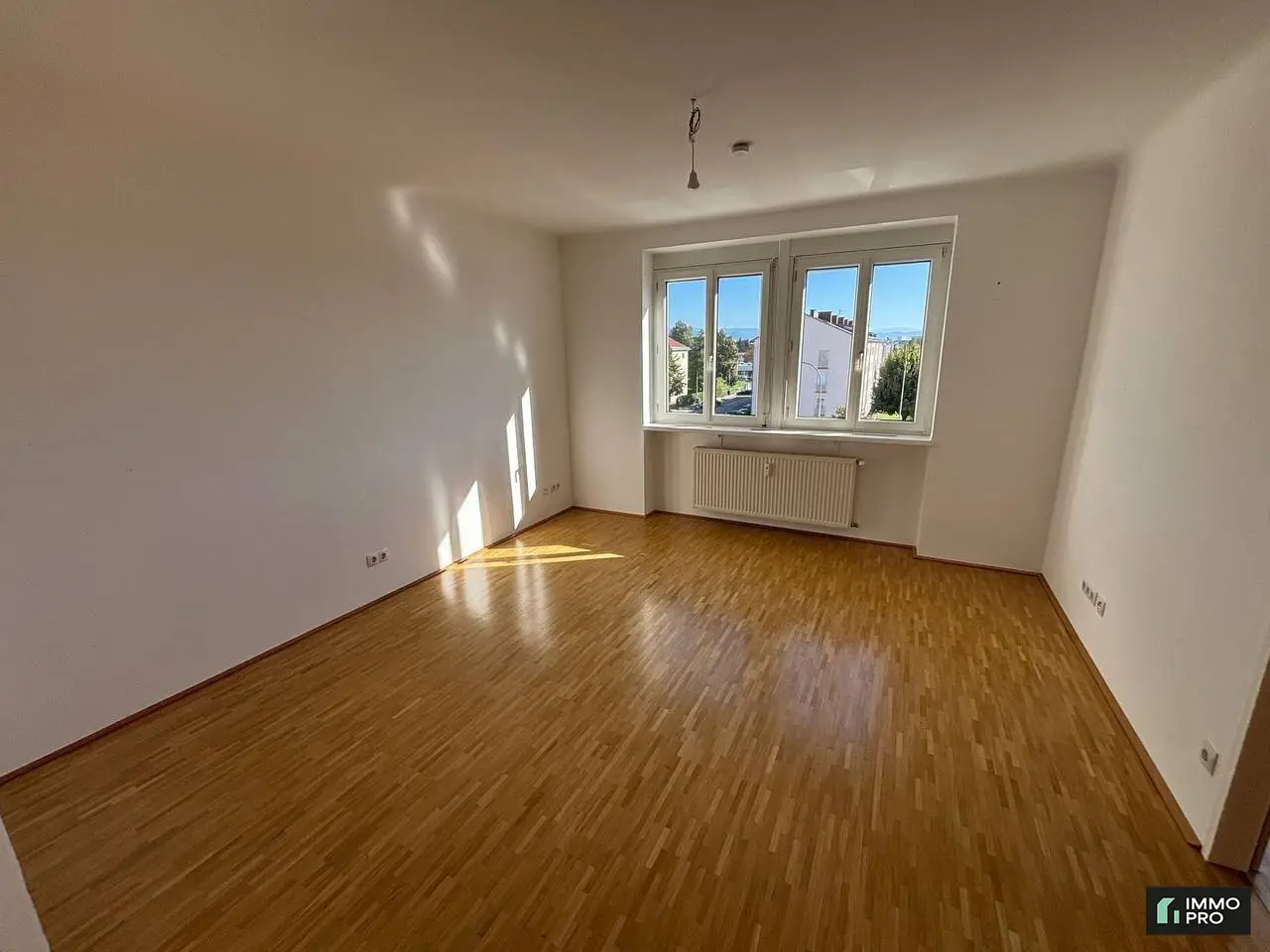 Helle 3-Zimmer Wohnung mit moderner Einbauküche
