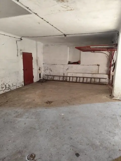 Halle / Garage im Zentrum
