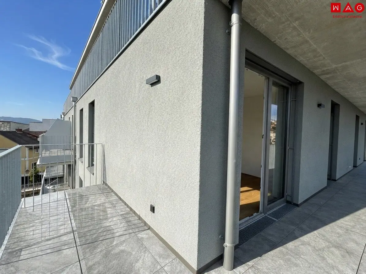 Interesting 3-room penthouse apartment!