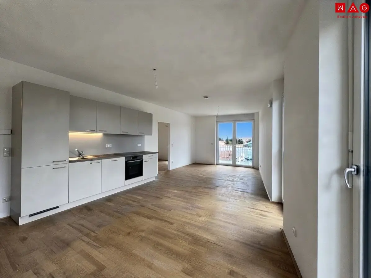 Interesting 3-room penthouse apartment!