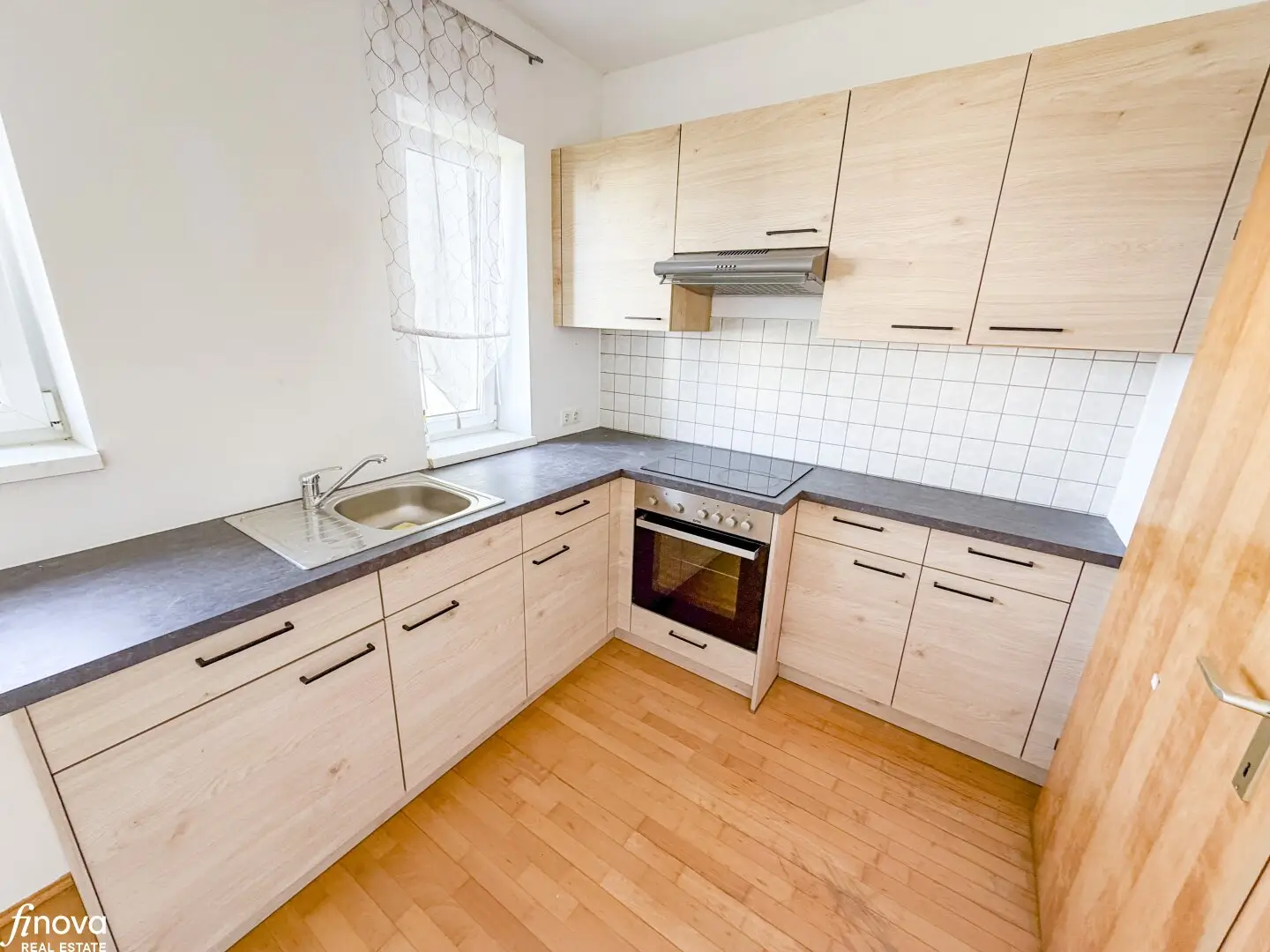 Charming 2-room apartment with balcony and underground parking space in quiet location of Kalsdorf