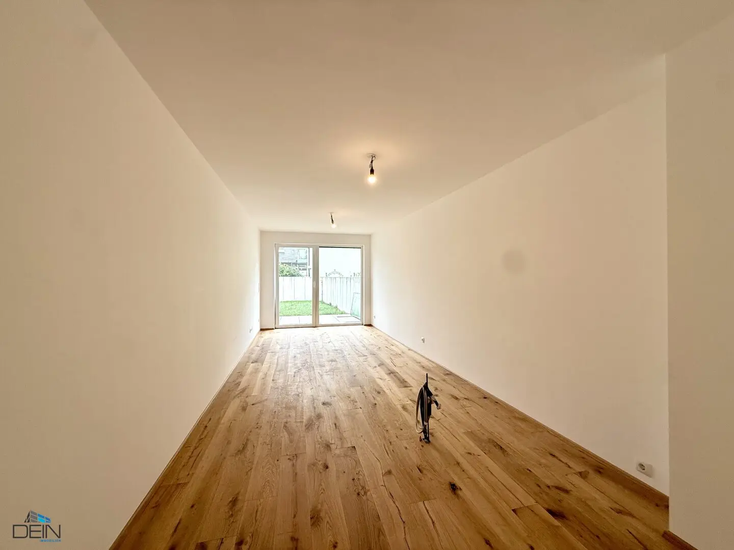 NEW 4 ROOM GARDEN APARTMENT FOR INVESTORS OR OWNER-OCCUPIERS ON FREEHOLD IN ESSLING